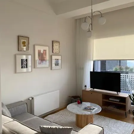 Scandinavian Brand New 2 Bedroom *